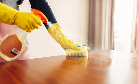 Limpeza ajuda a como evitar formigas no quarto